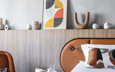 Cozy king room at Pullman Lyon.