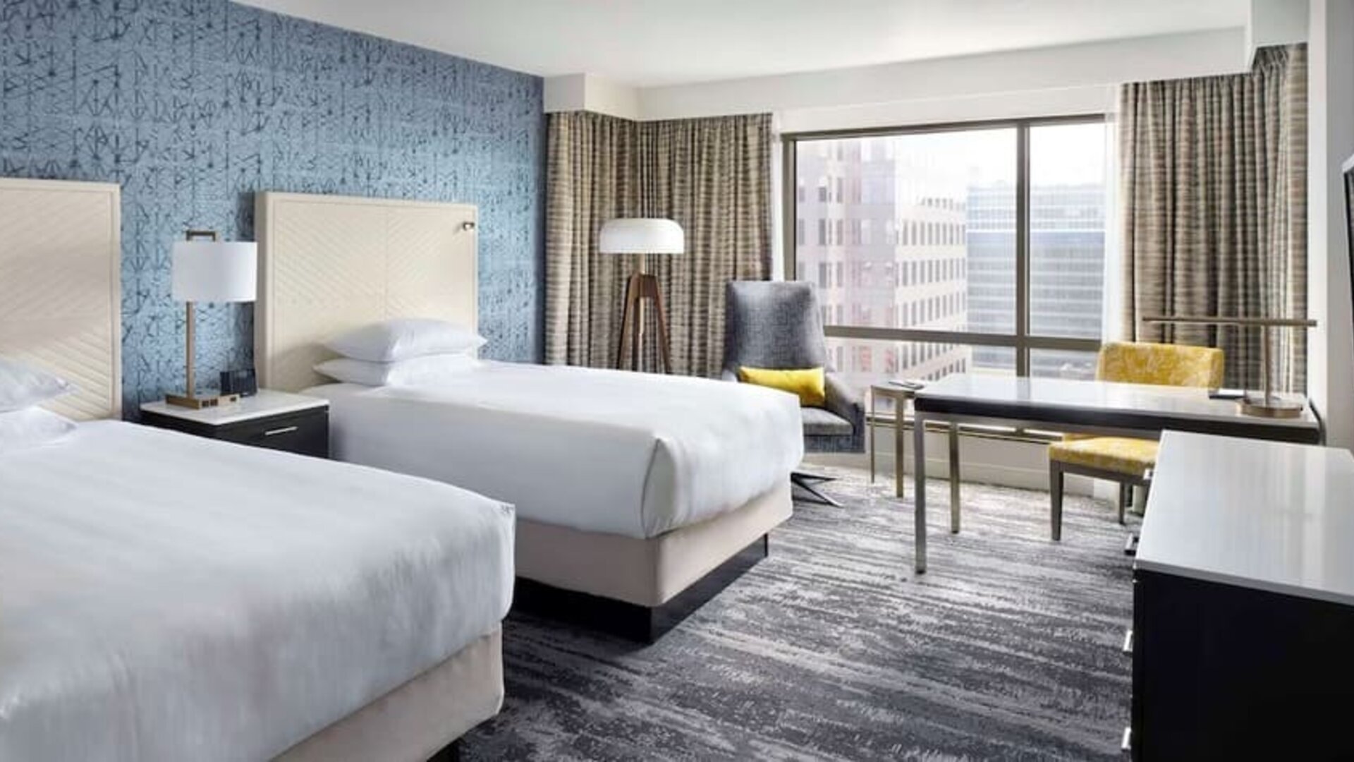 Day use twin room with work desk at Hyatt Regency Vancouver.
