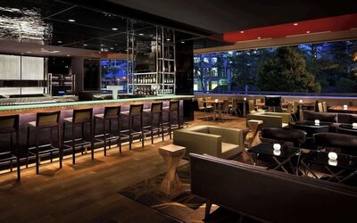 Hotel bar and lounge area at Hyatt Regency Vancouver.