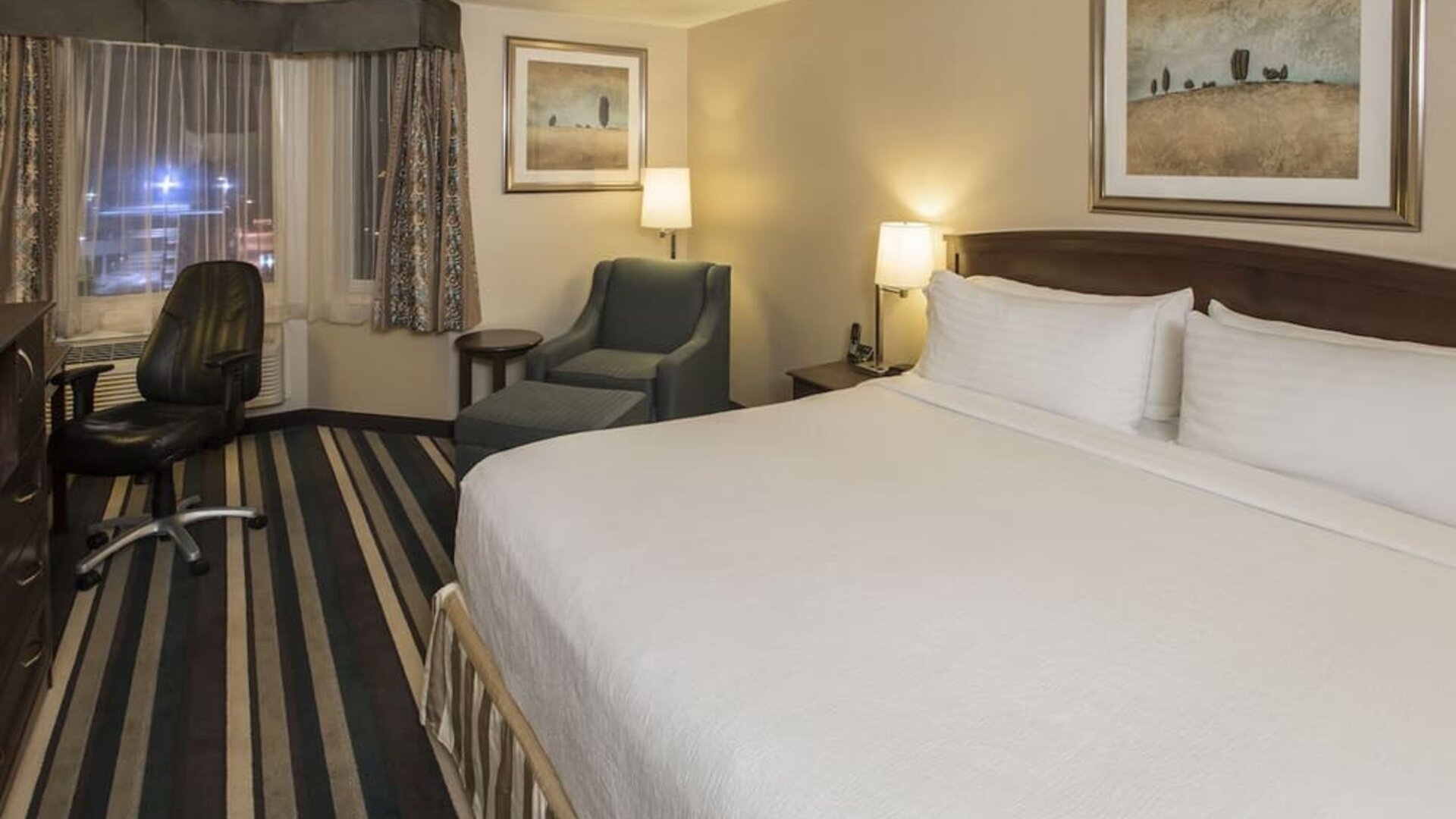 Standard day use room at Holiday Inn Conference Center Edmonton South.