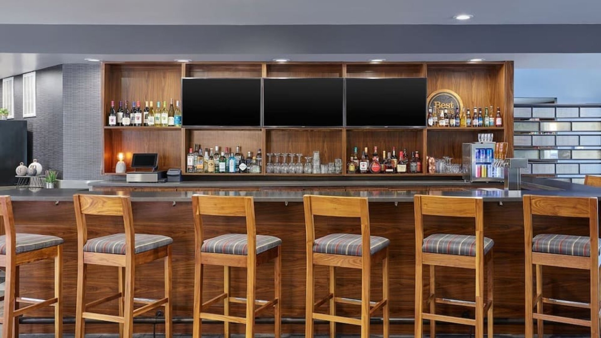Hotel bar at Four Points By Sheraton Salt Lake City Airport.