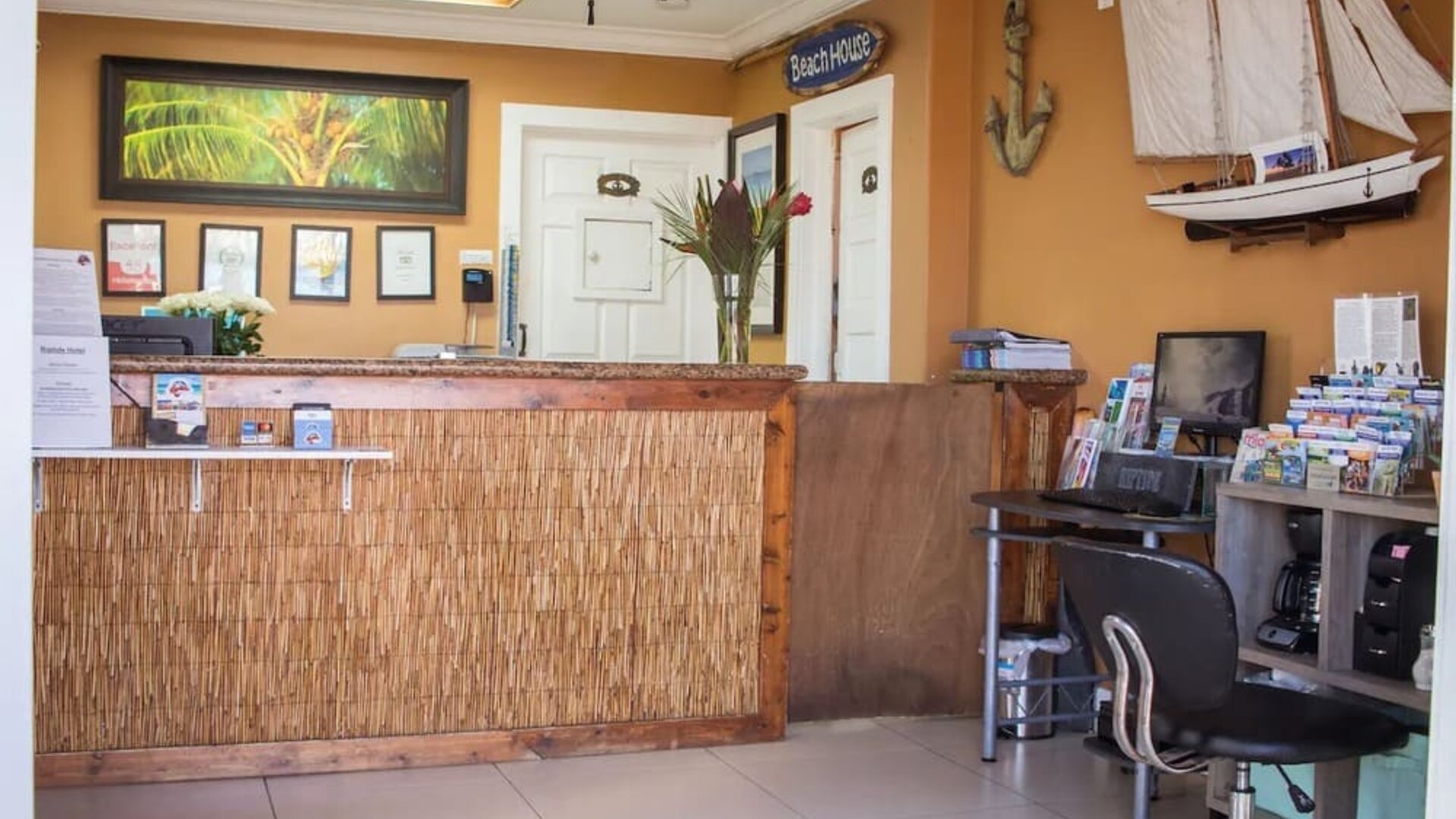 Business center available at Riptide Hotel.