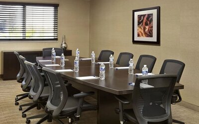 Meeting room at Holiday Inn Express & Suites Naples Downtown - 5th Avenue.