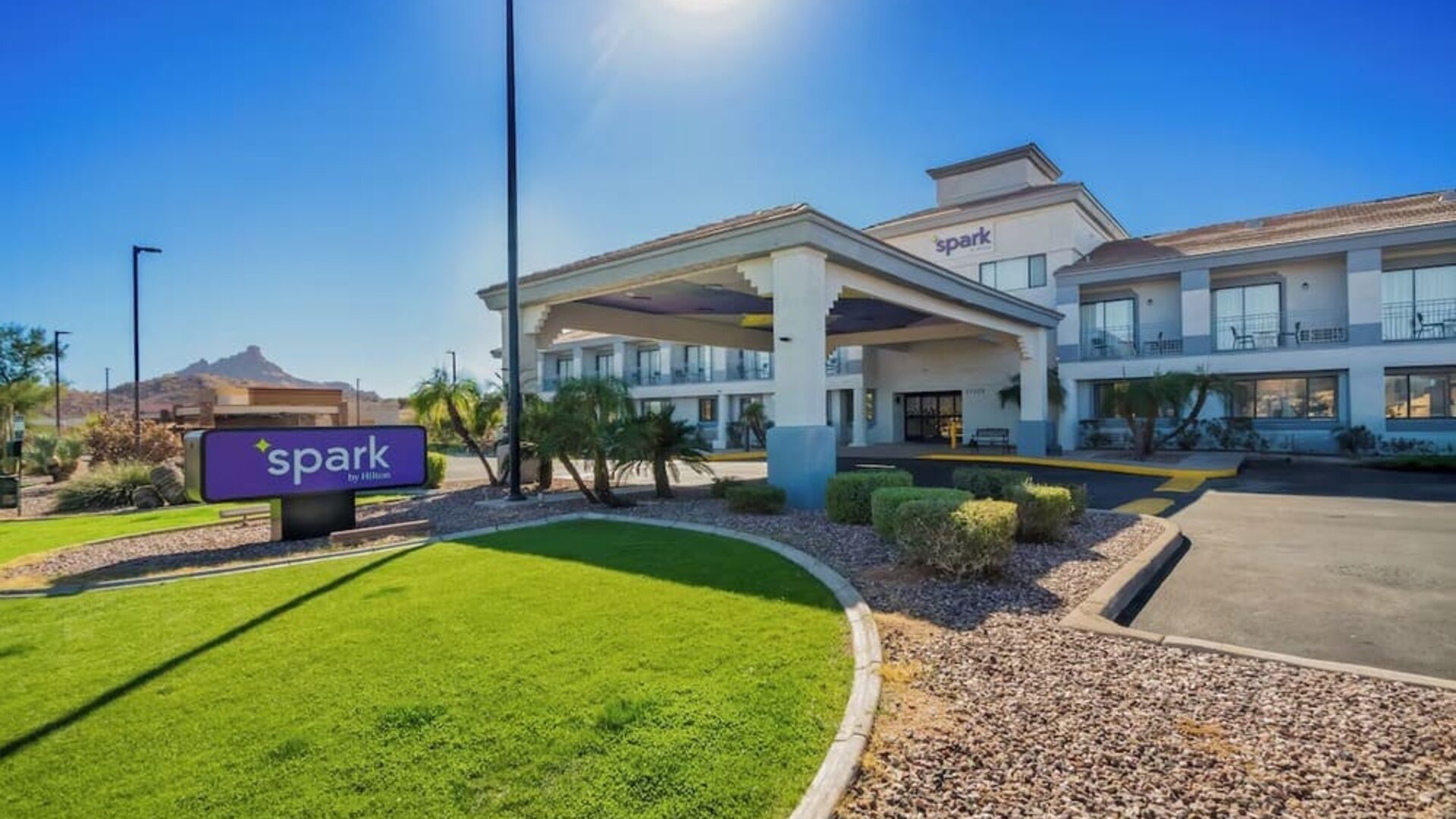 Hotel exterior at Spark By Hilton Fountain Hills Scottsdale.