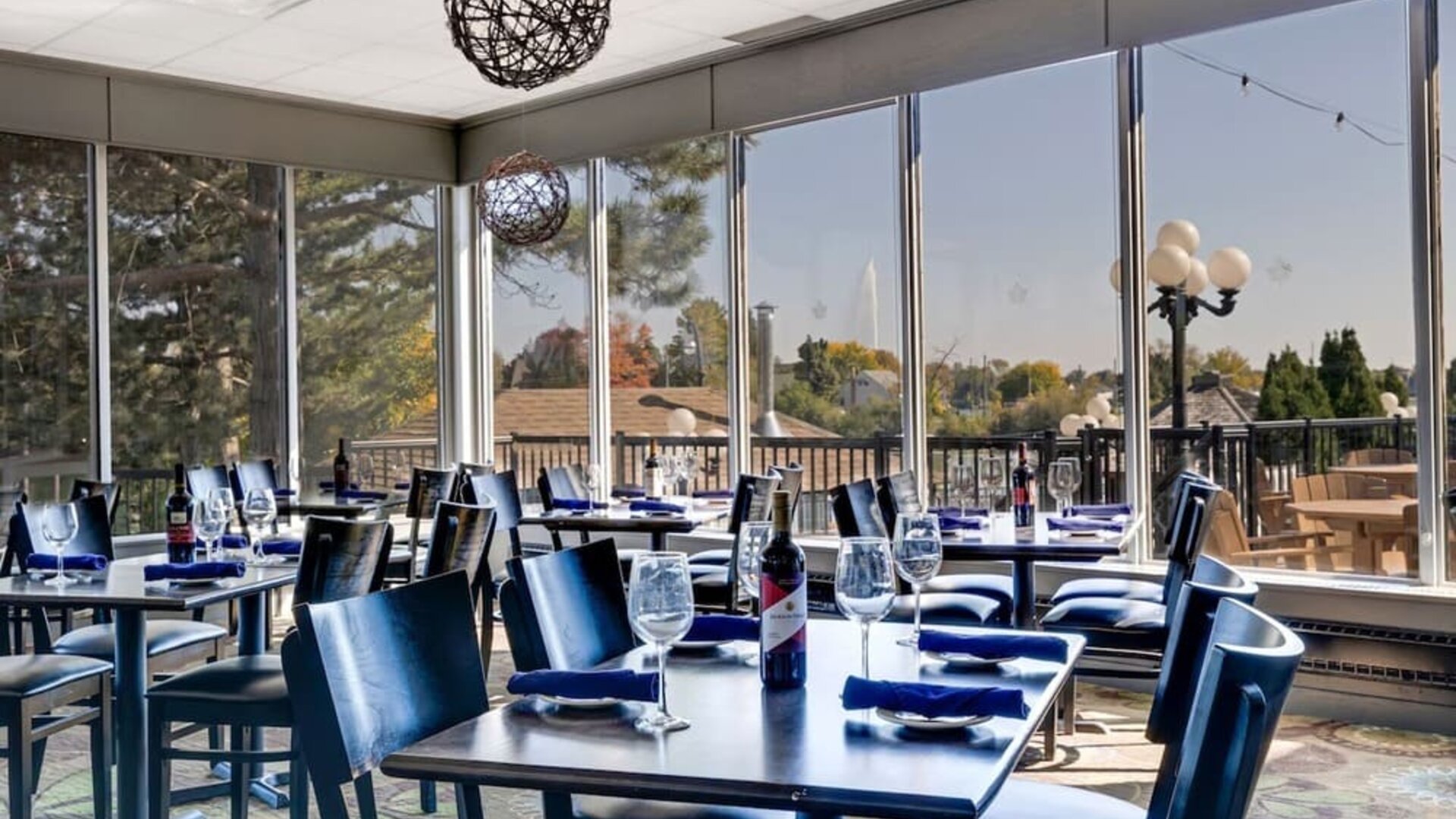 Hotel restaurant at Holiday Inn Peterborough-Waterfront.