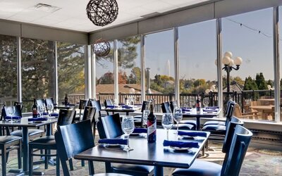 Hotel restaurant at Holiday Inn Peterborough-Waterfront.