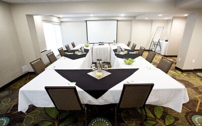 Professional meeting room at Holiday Inn Peterborough-Waterfront.