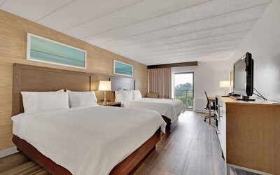 Bright and spacious day use twin room with work desk at Holiday Inn Peterborough-Waterfront.