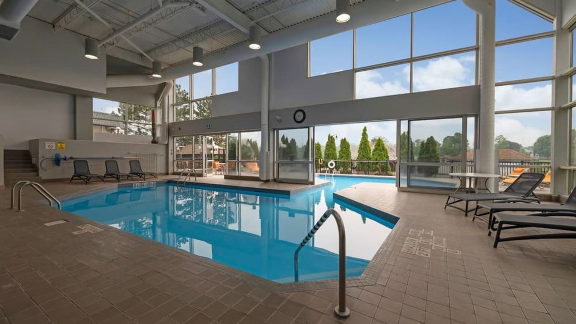 Indoor pool at Holiday Inn Peterborough-Waterfront.