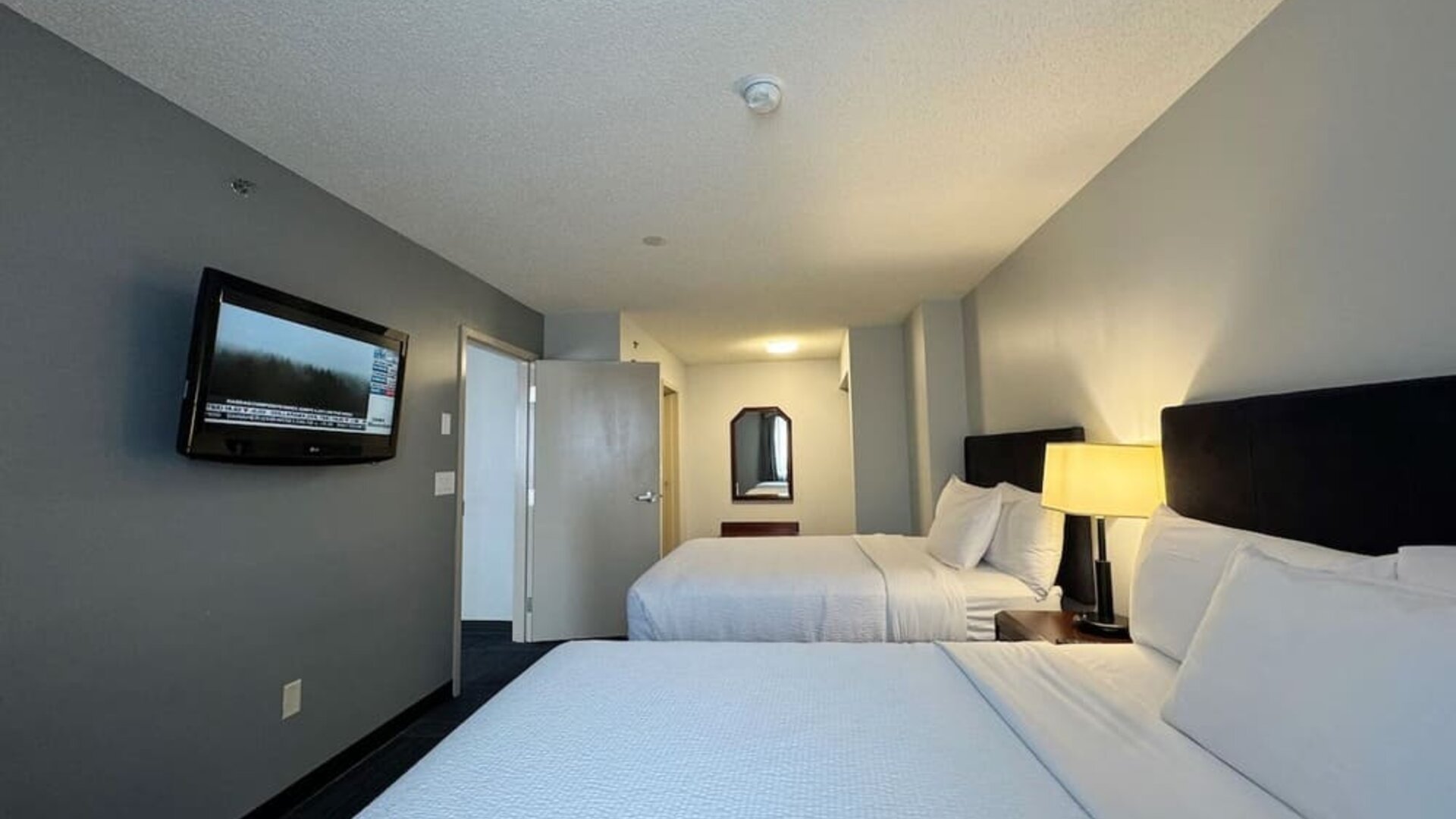 Day use twin room at Divya Sutra Plaza & Conference Centre.