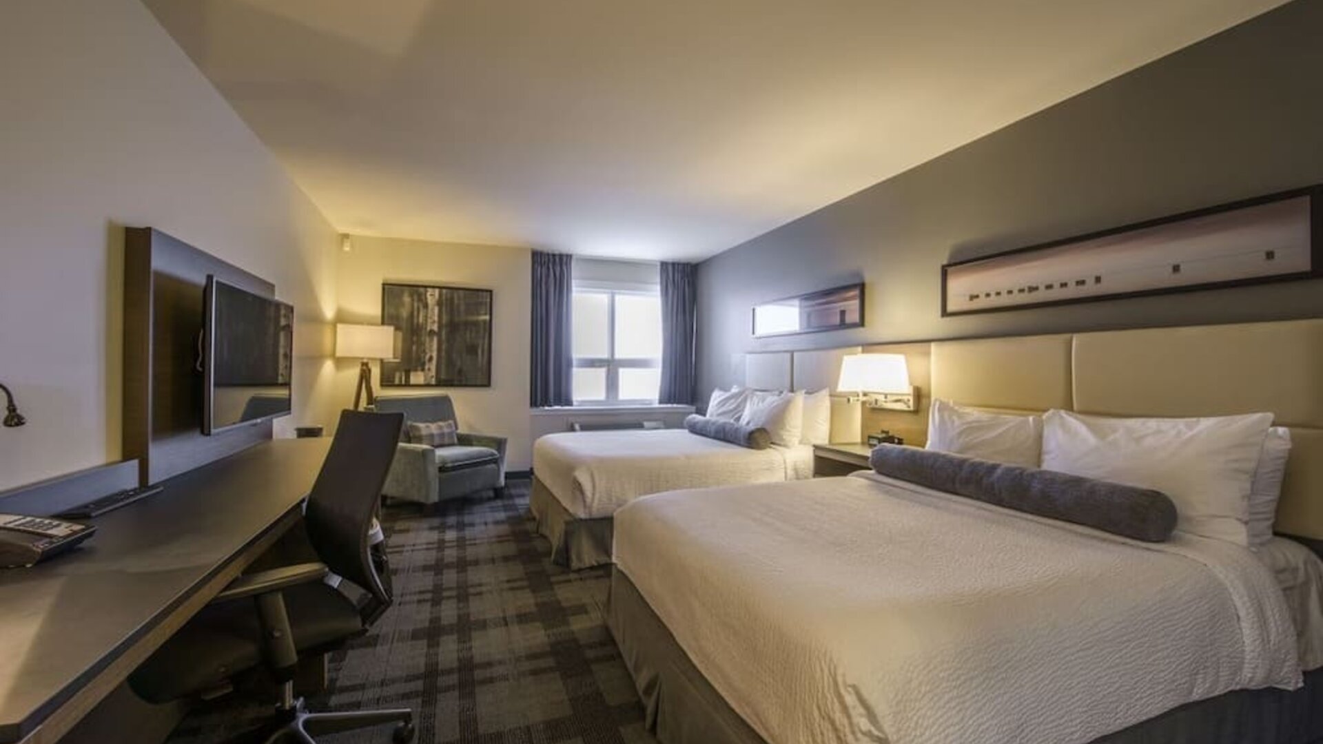 Day use twin room with work desk at Rodd Miramichi River.