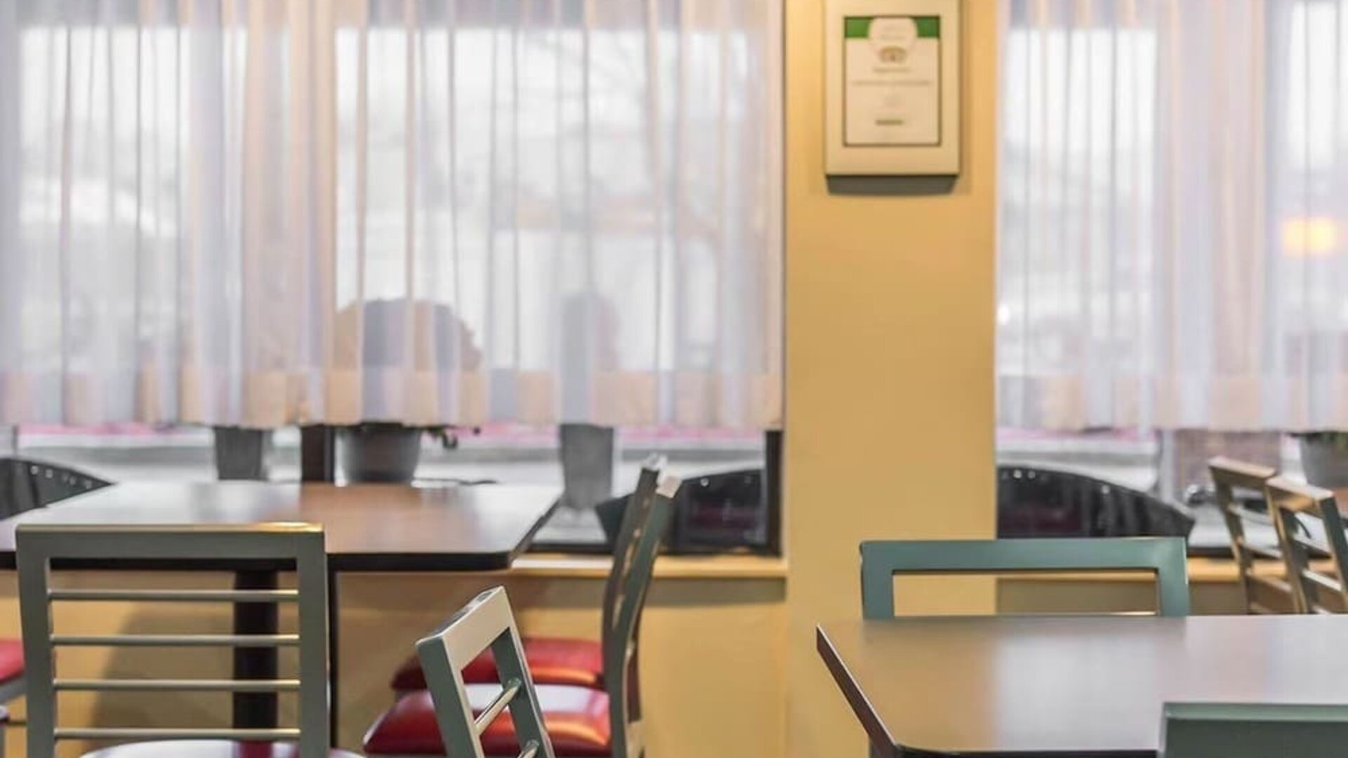 Dining area at Comfort Inn Pembroke.