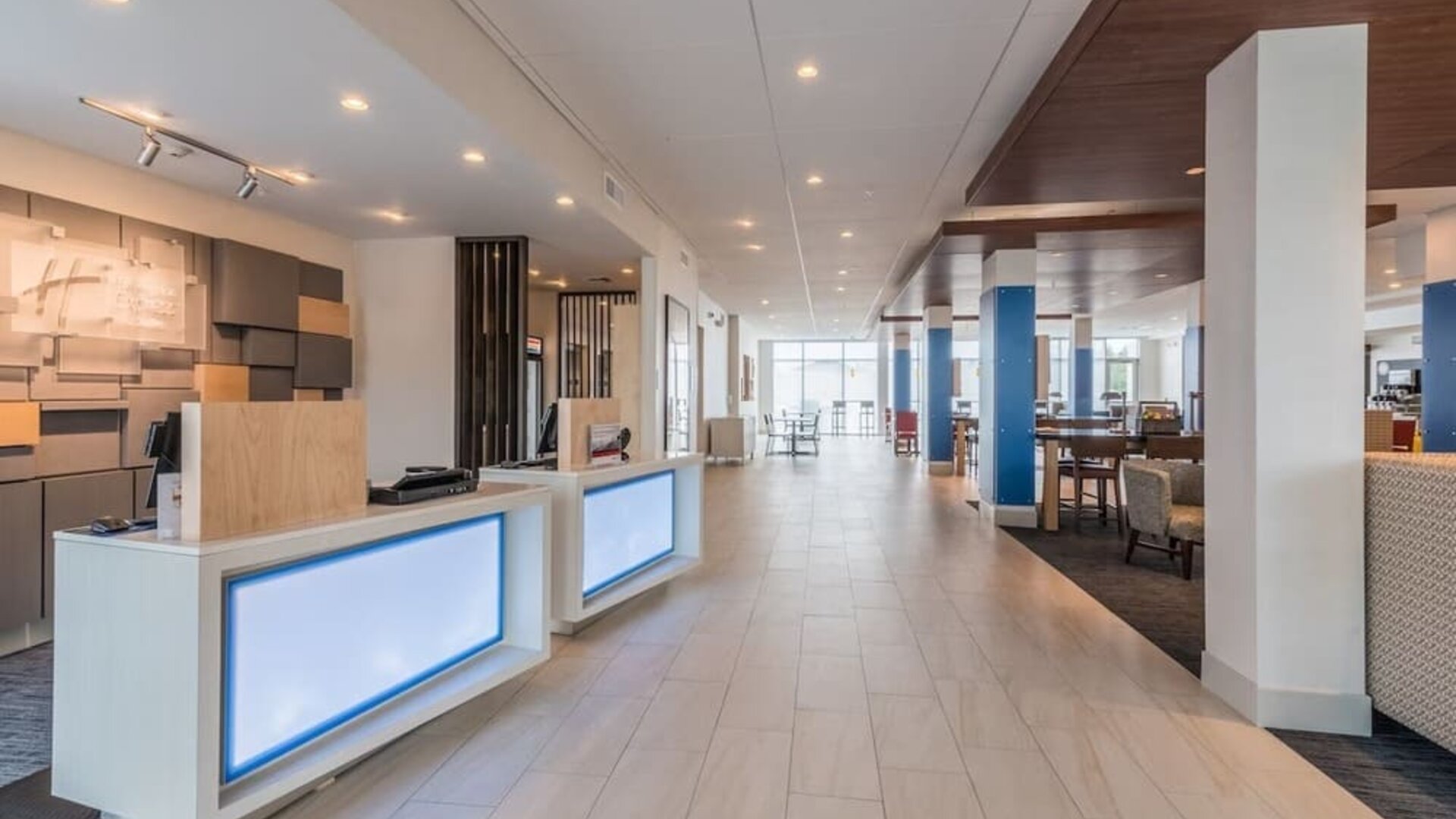 Lobby and coworking lounge at Holiday Inn Express & Suites Ruston.