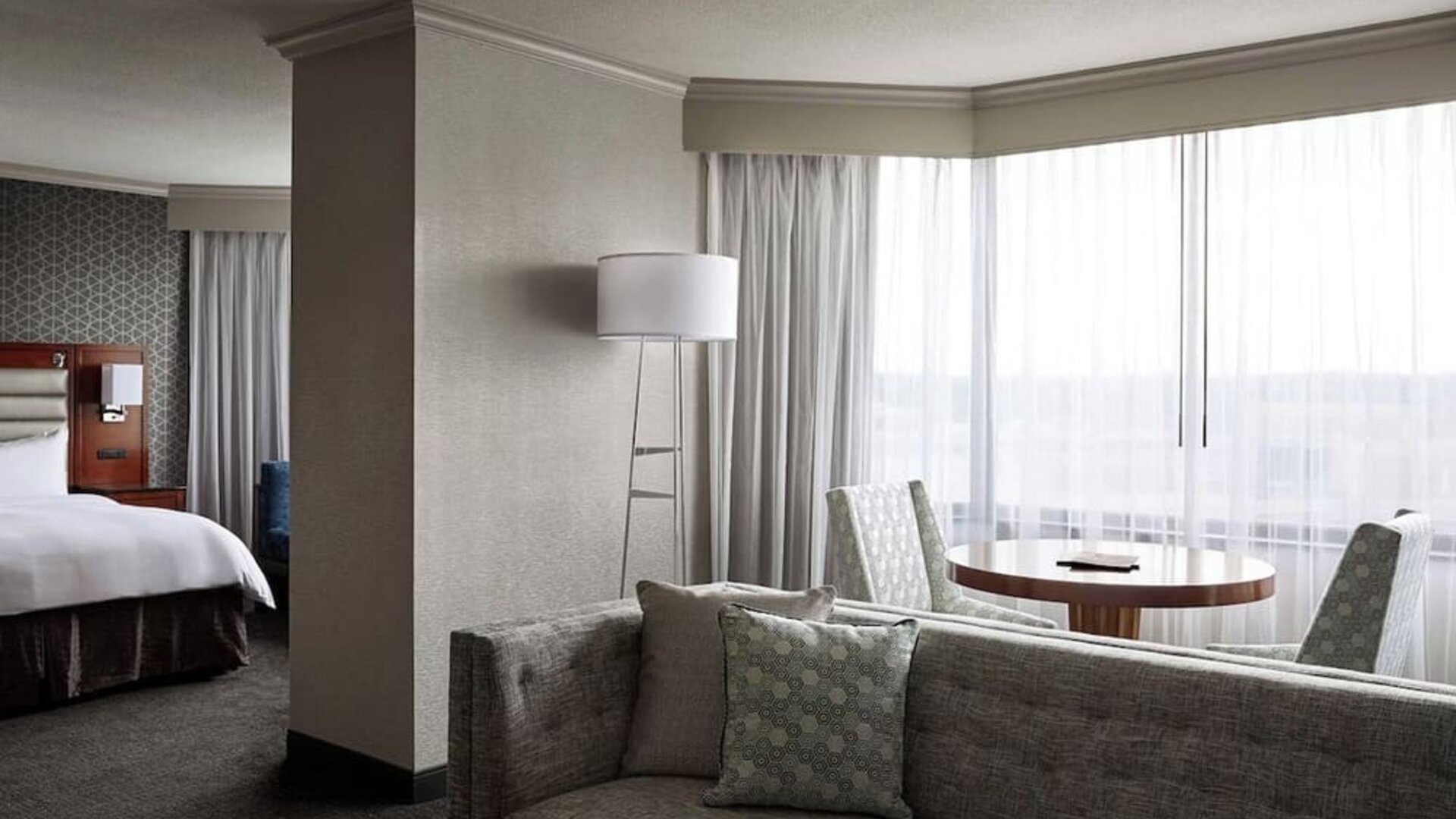 Day use room with living area at Crystal Gateway Marriott.