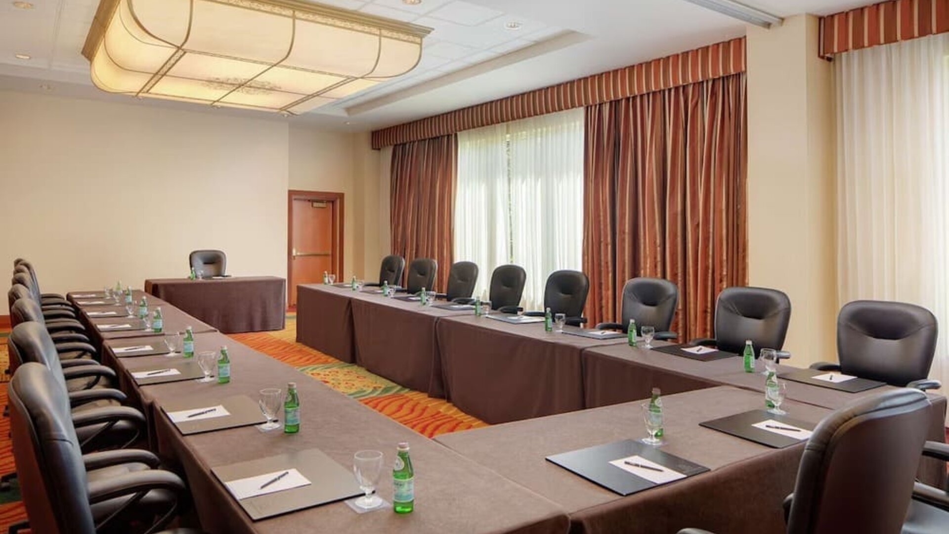 Meeting room at Hilton Seattle Airport & Conference Center.