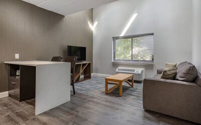 Lounge area at Amwell Suites Somerset Bridgewater.