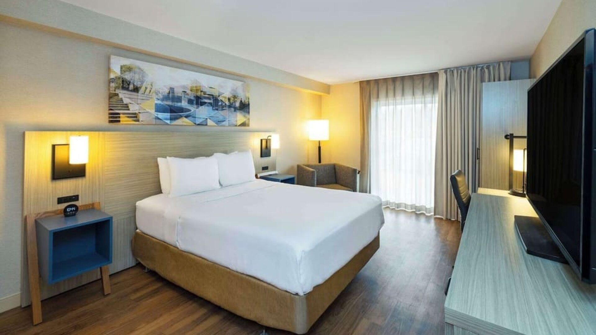 Standard day use room with work desk at Comfort Inn Moncton Magnetic Hill.