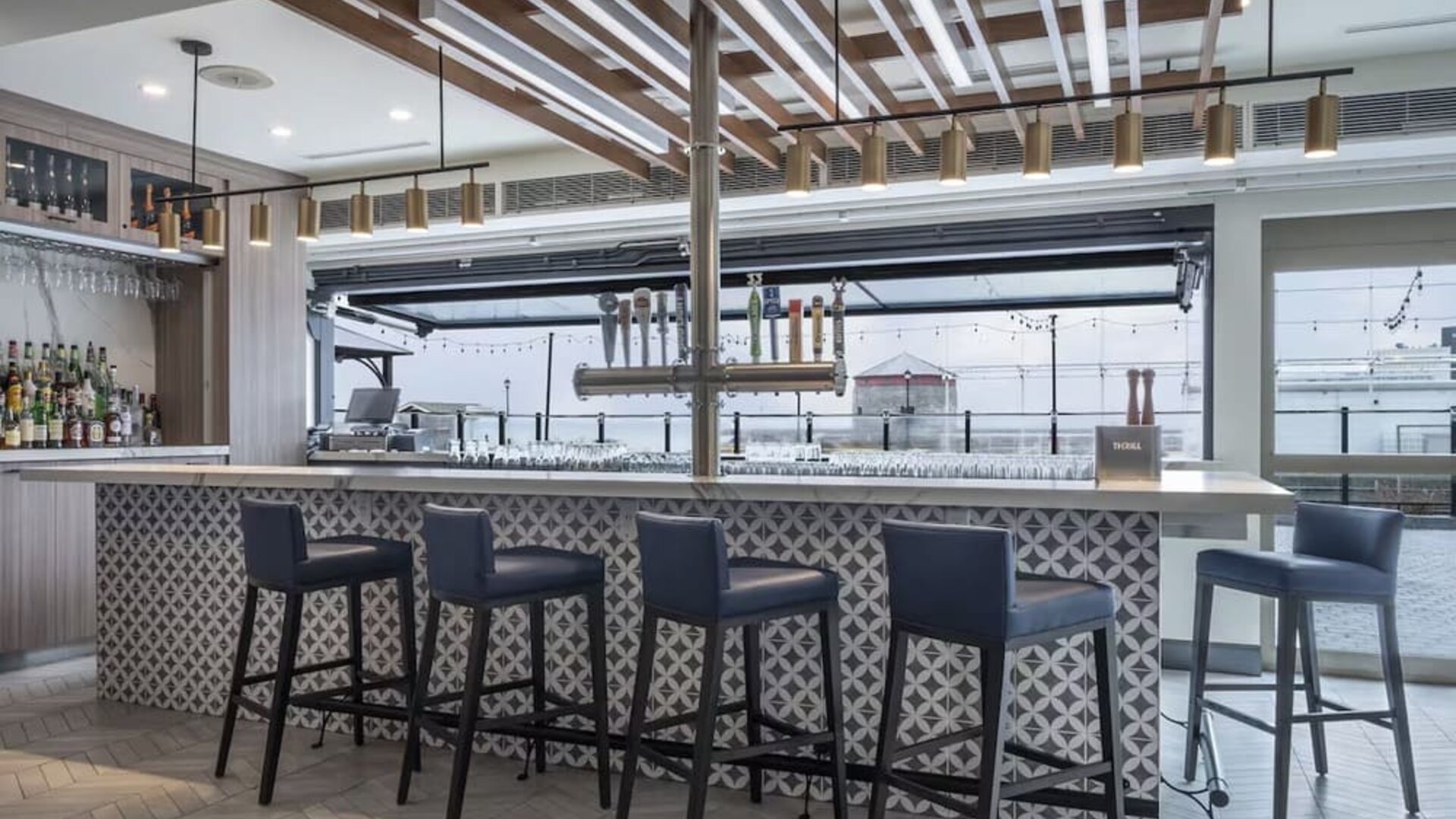 Hotel bar at Holiday Inn Kingston Waterfront.