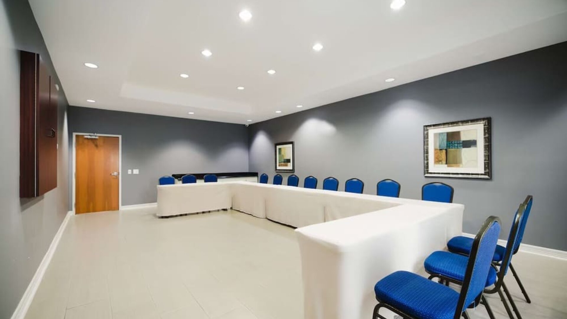 Meeting room at Best Western Sugar Land Inn.