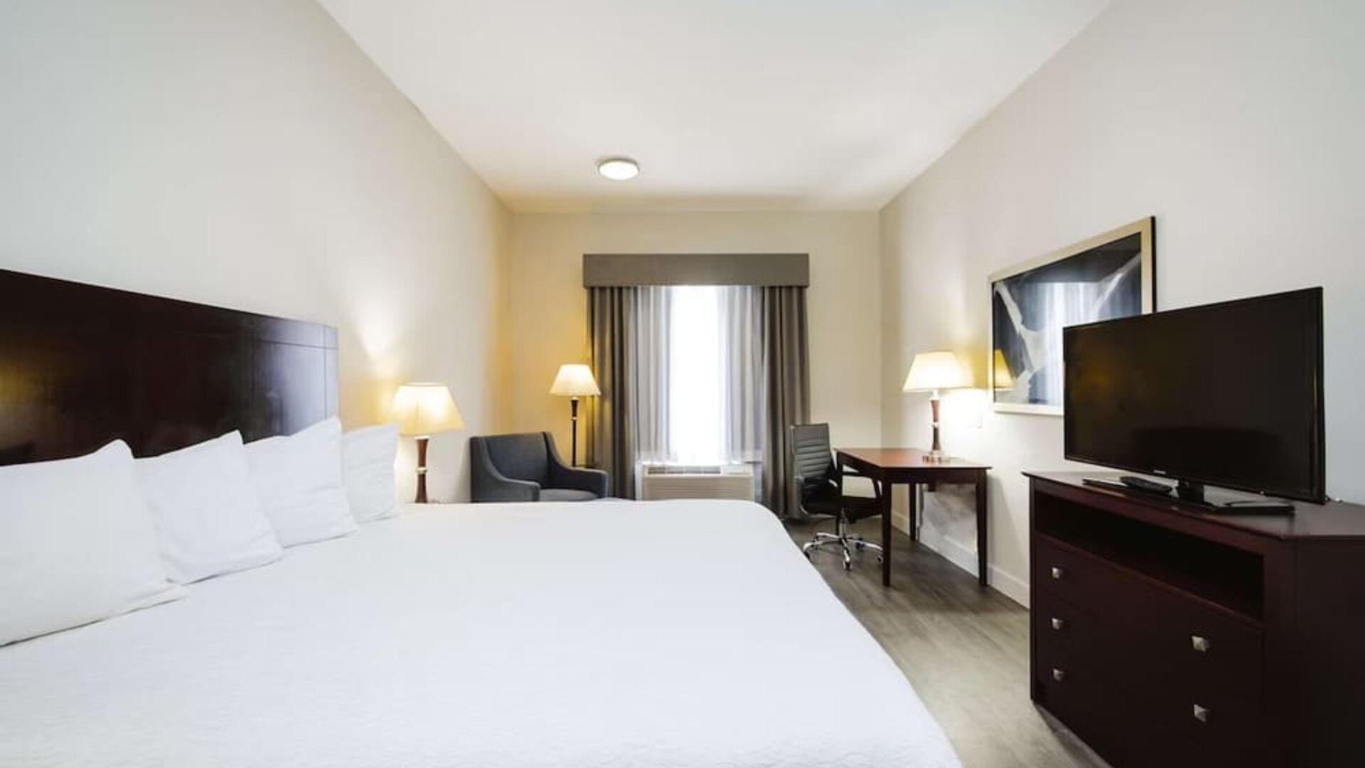 Day use room with work desk at Best Western Sugar Land Inn.