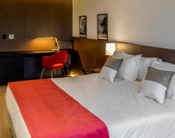 Dazzler by Wyndham La Plata