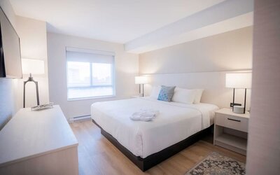 Bright and spacious day use room at Les Suites Hotel Ottawa.