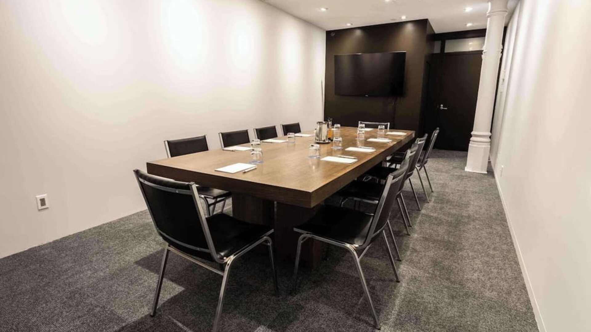 Professional meeting room at Hotel Gault.
