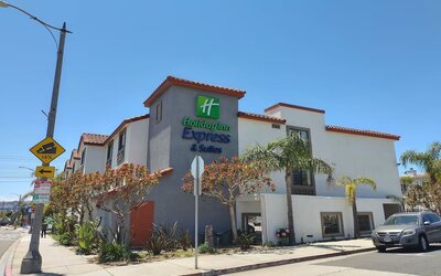 Hotel exterior at Holiday Inn Express & Suites Hermosa Beach.