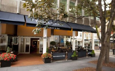 Hotel restaurant with outdoor sitting at Thistle Royal Trafalgar Square.