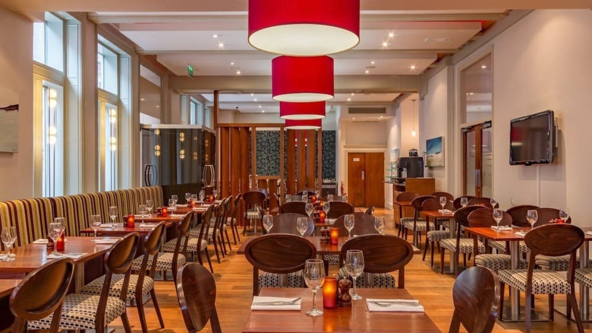 Dining area at Thistle Bloomsbury Park.