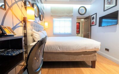 Standard day use room with work desk at Hotel Indigo London Paddington,