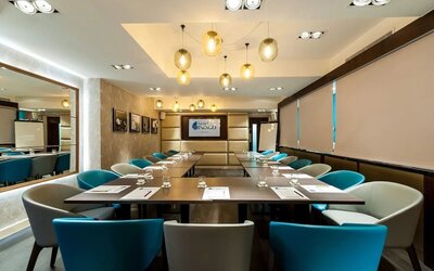 Professional meeting room at Hotel Indigo London Paddington,
