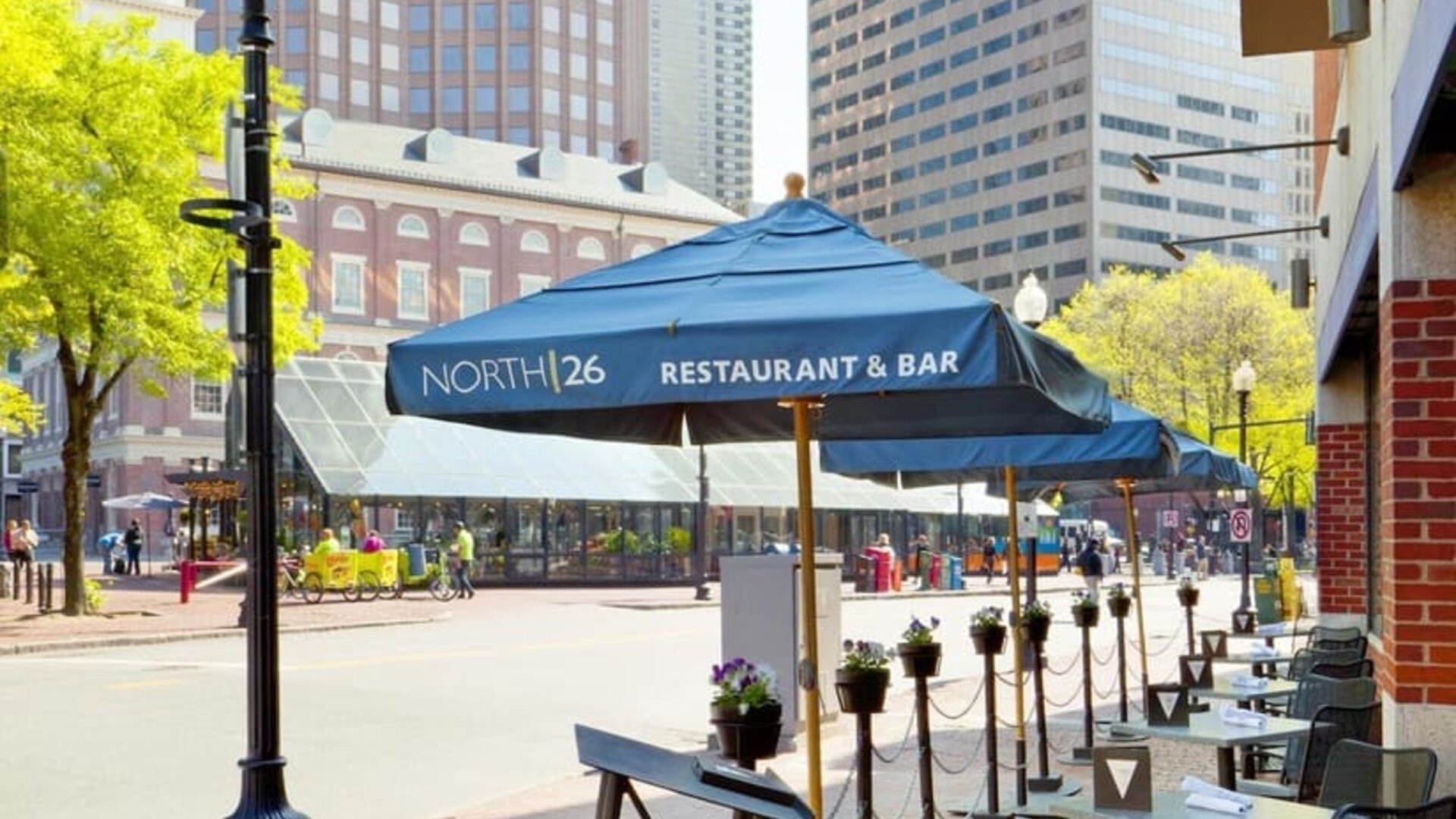 Alfresco dining perfect for coworking at The Bostonian Boston, A Millennium Hotel.