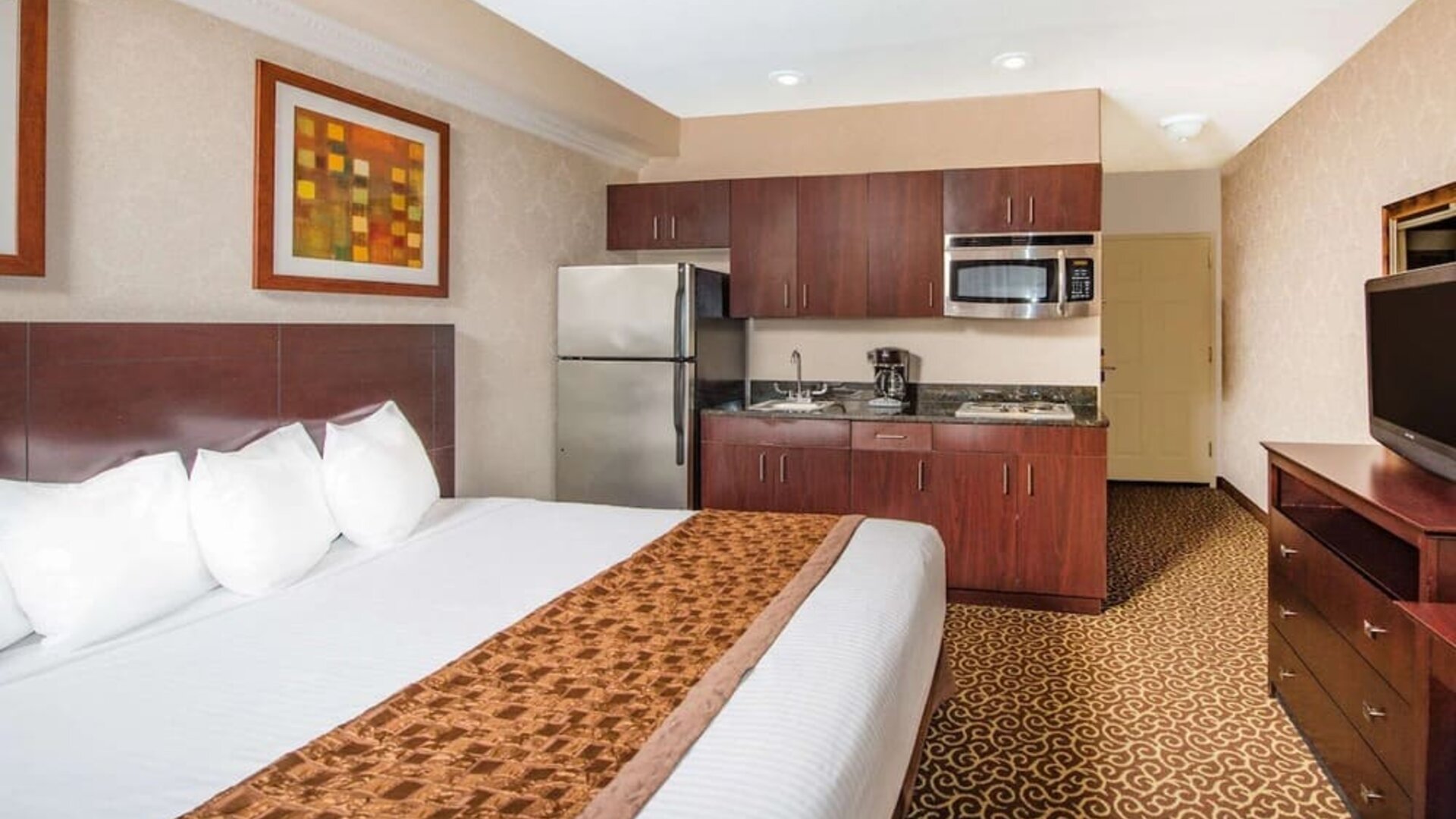 Day use room with natural light at Hawthorn Suites By Wyndham El Paso Airport.