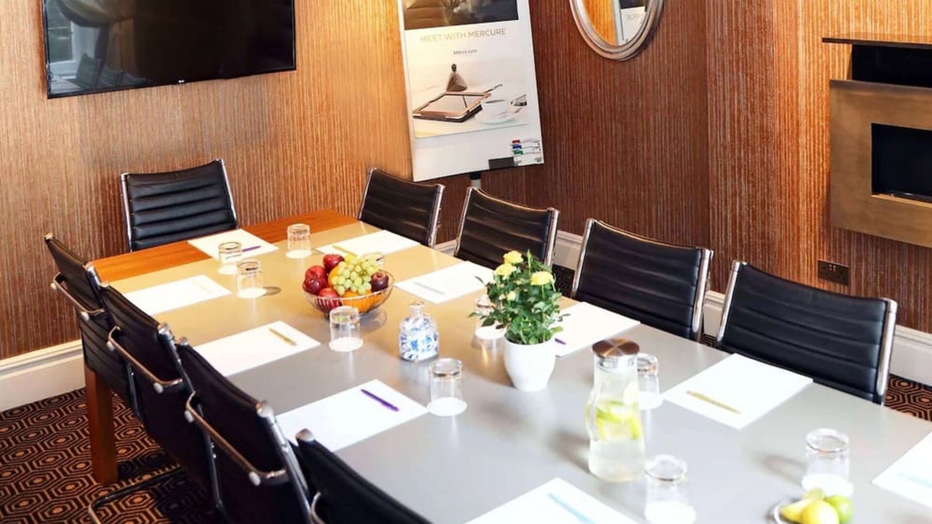 Professional meeting room at Mercure Hotel London Hyde Park.