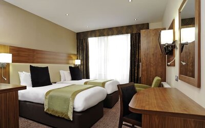 Day use twin room with work desk at Mercure London Bloomsbury.