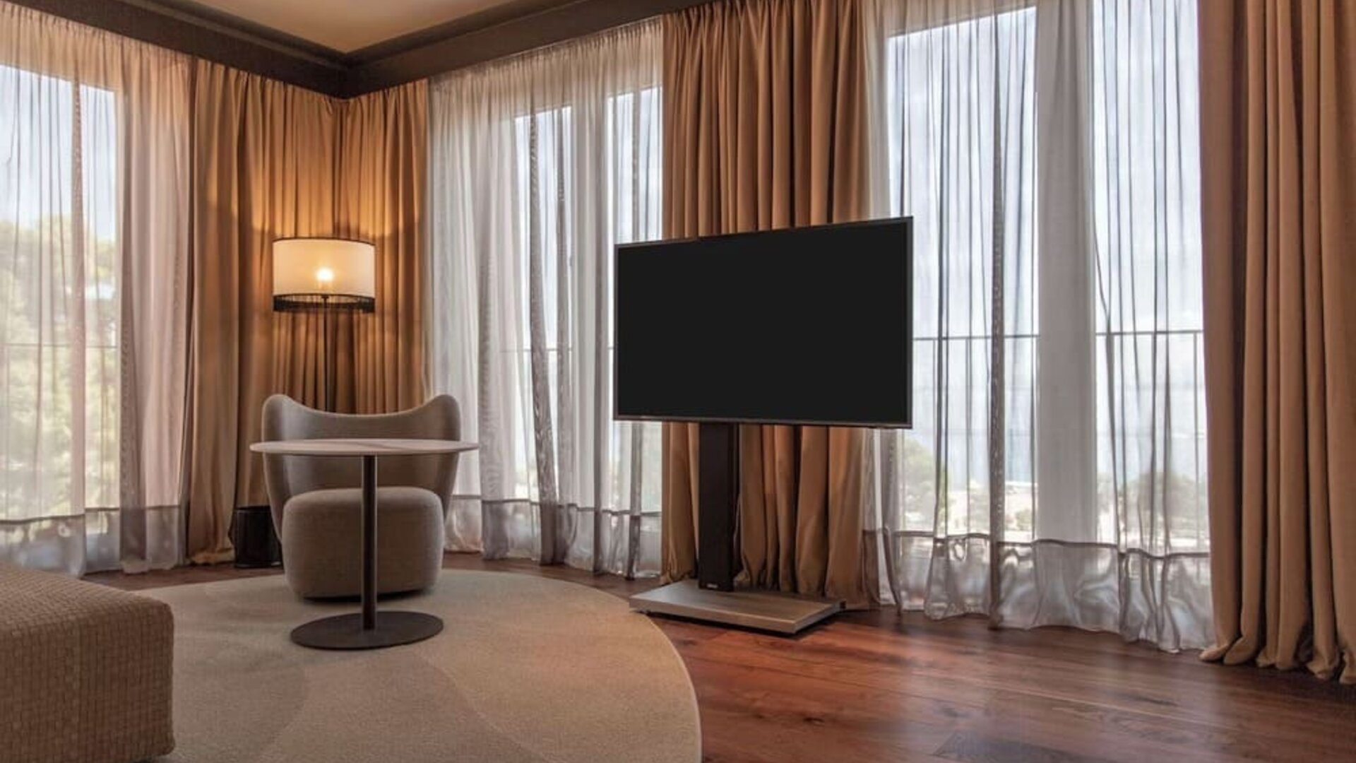 Day room with TV at Keight Hotel Opatija.