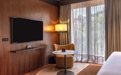 Day room with TV at Keight Hotel Opatija.