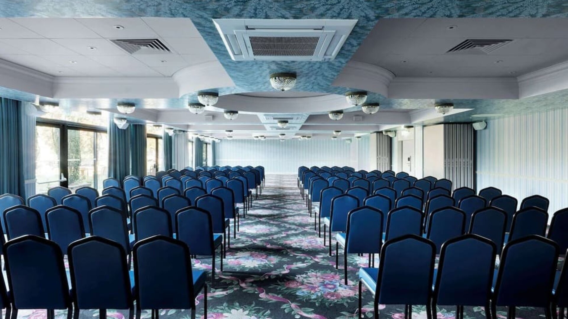 Conference room at Graduate By Hilton Cambridge.