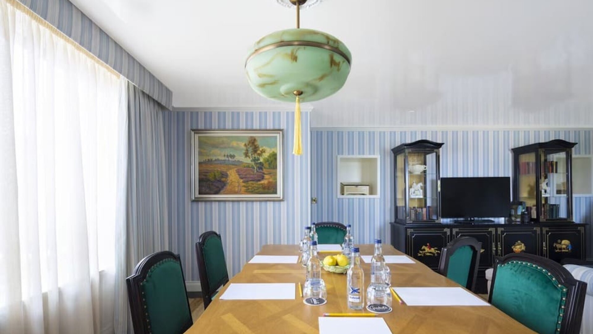 Meeting room at Graduate By Hilton Cambridge.