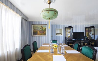 Meeting room at Graduate By Hilton Cambridge.