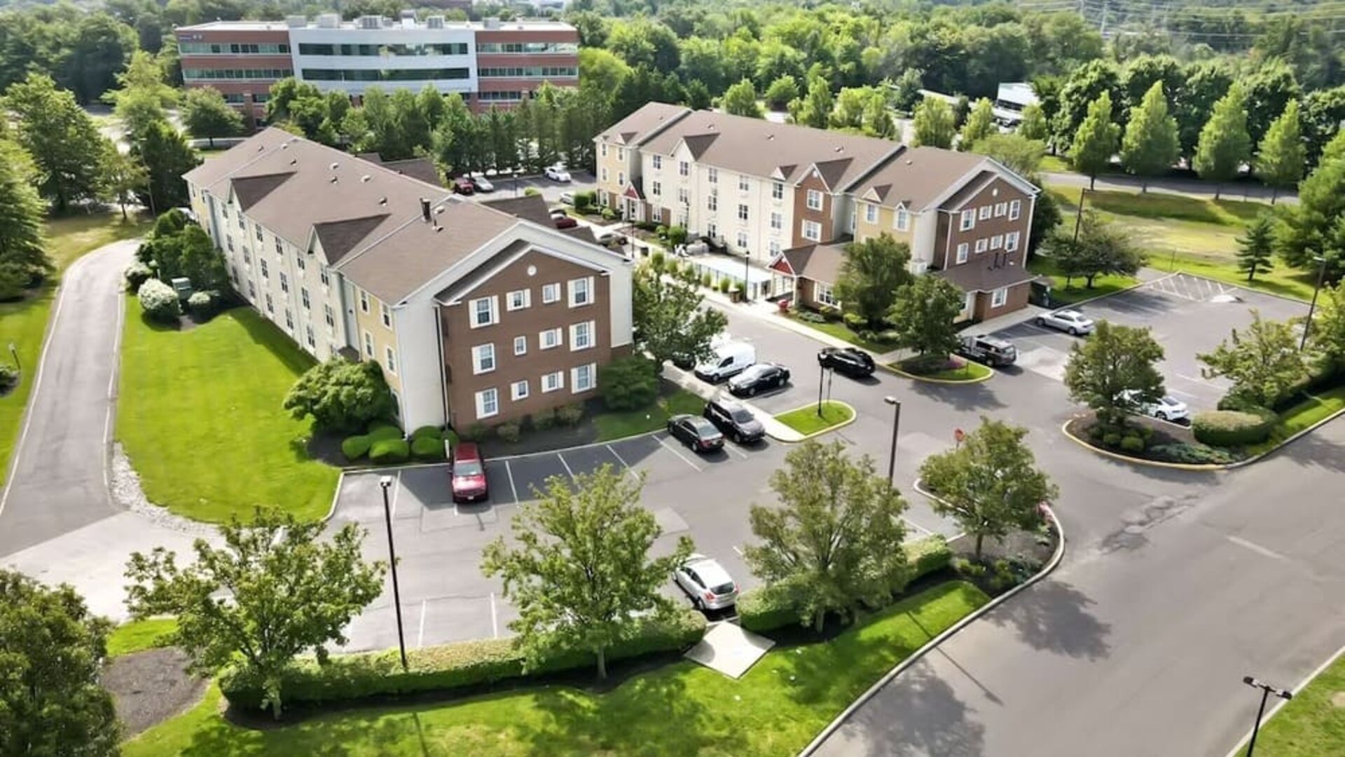 Hotel parking at MainStay Suites Mt. Laurel - Philadelphia.