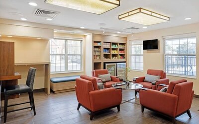 Coworking space and snack bar at MainStay Suites Mt. Laurel - Philadelphia.