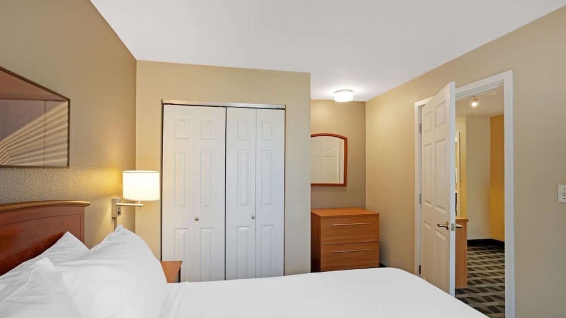 Romantic king room at MainStay Suites Mt. Laurel - Philadelphia.