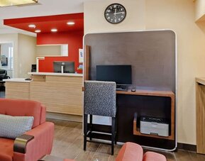 Business center at MainStay Suites Mt. Laurel - Philadelphia.