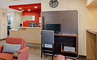 Business center at MainStay Suites Mt. Laurel - Philadelphia.