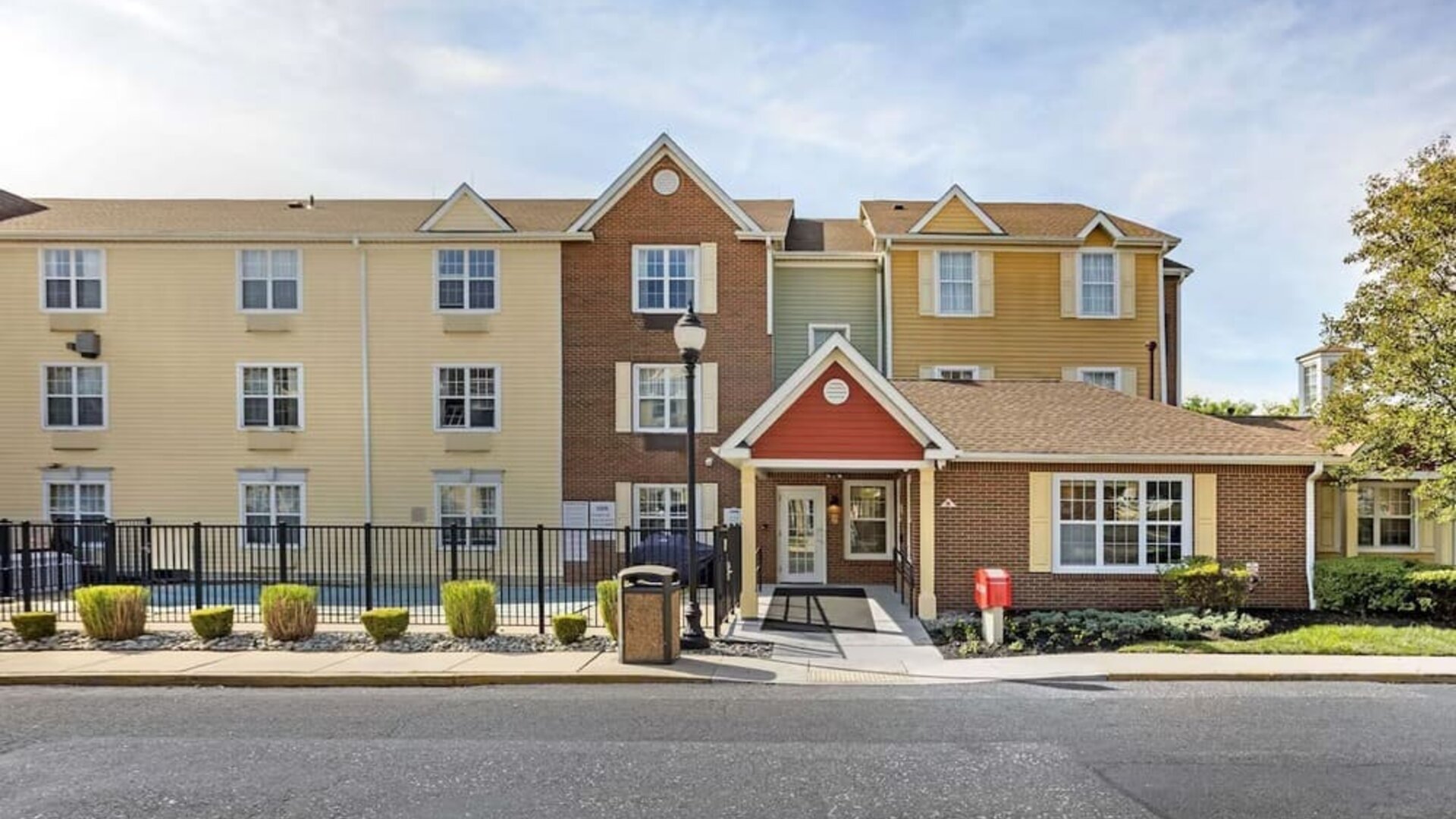 Hotel exterior at MainStay Suites Mt. Laurel - Philadelphia.