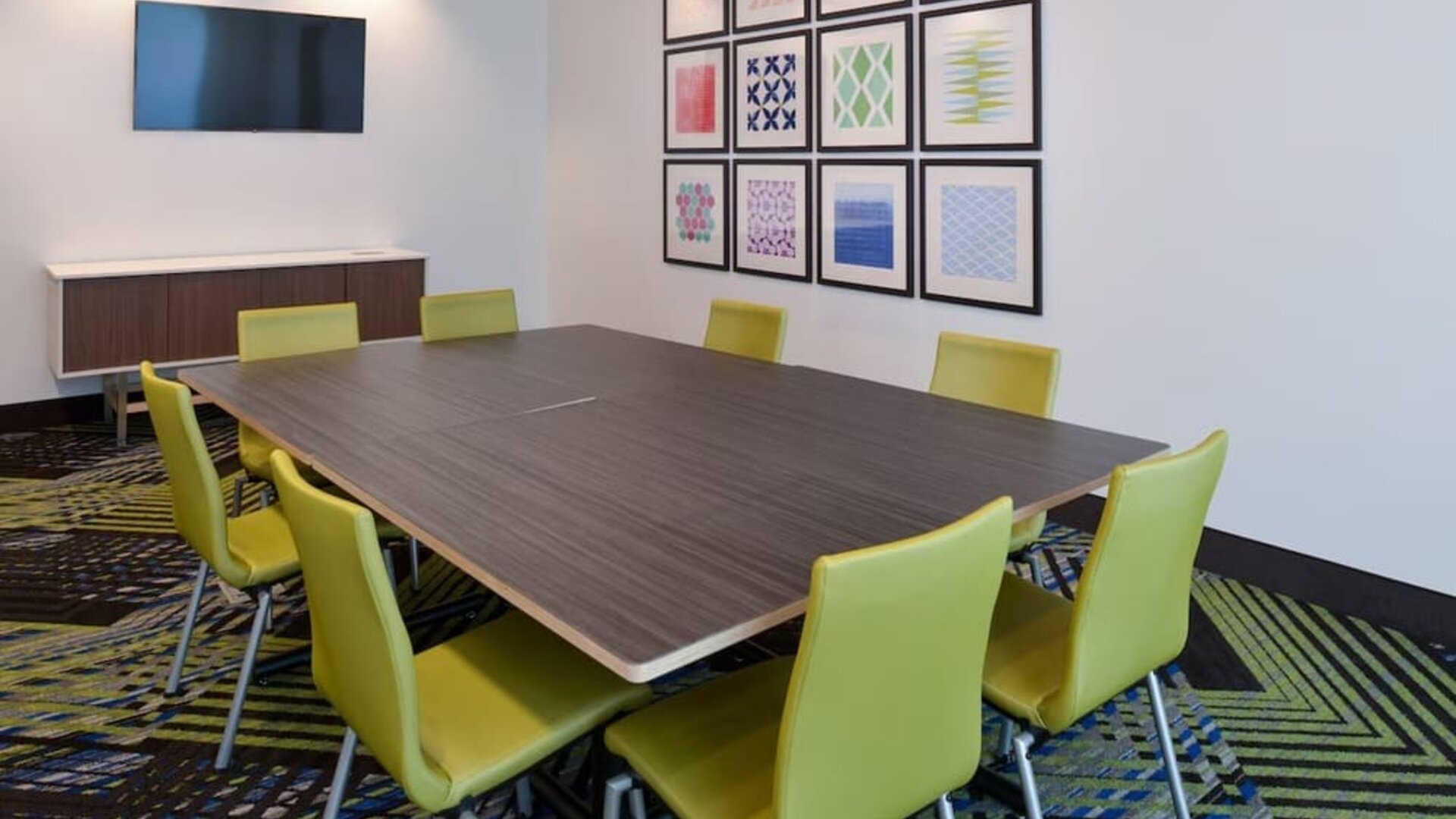 Meeting room at Holiday Inn Express & Suites Ottumwa.