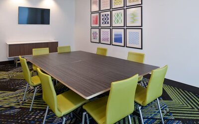 Meeting room at Holiday Inn Express & Suites Ottumwa.