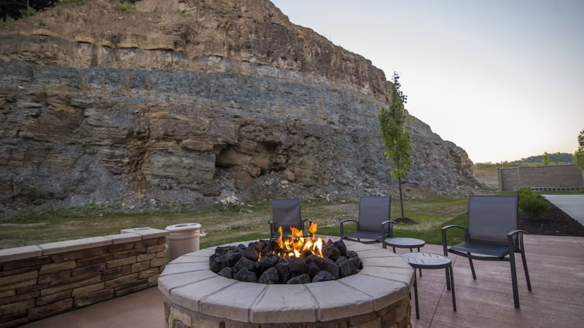 Outdoor seats perfect for coworking at Fairfield Inn And Suites Cambridge Ohio.